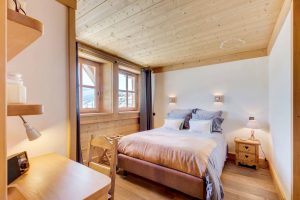 L’OISEAU NOIR 9 PERSONNES