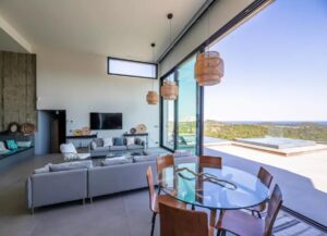 2022-08-31-3debe619a3274229eae19