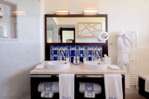 2023-01-11-ee1b78e45340f352321d3