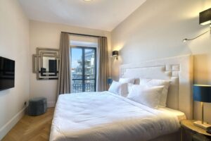 gAsmeK31RS67UutWA7Q3_9d644a58-e8